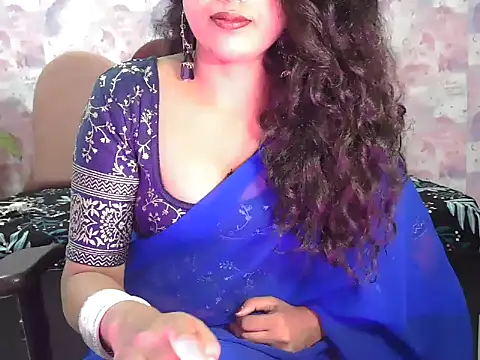 Snapshot of shaalu_sharma chatting on September 22, 9:22 am shaalu sharma online show from September 22, 9:22 am