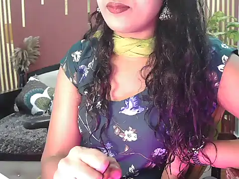 Snapshot of shaalu_sharma chatting on October 11, 7:40 am shaalu sharma online show from October 11, 7:40 am