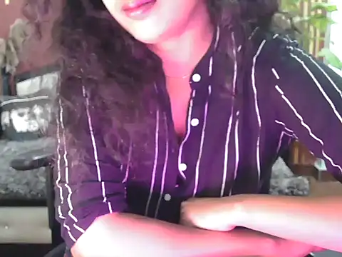 Snapshot of shaalu_sharma chatting on November 9, 3:49 am shaalu sharma online show from November 9, 3:49 am