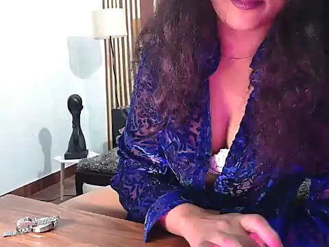 Snapshot of shaalu_sharma chatting on November 10, 4:22 am shaalu sharma online show from November 10, 4:22 am