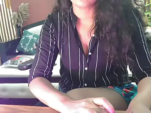 Snapshot of shaalu_sharma chatting on November 14, 5:17 am shaalu sharma online show from November 14, 5:17 am