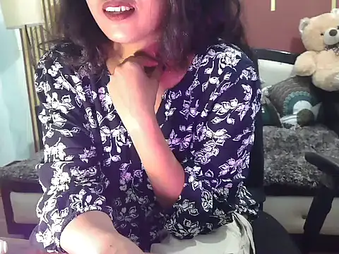 Snapshot of shaalu_sharma chatting on November 25, 5:51 am shaalu sharma online show from November 25, 5:51 am