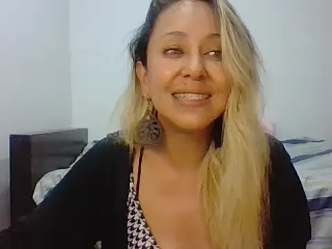 leah susman online show from October 24, 1:57 am