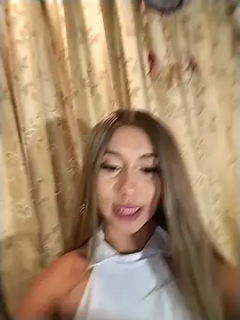 Snapshot of Ella_rr chatting on September 27, 3:11 am Ella rr online show from September 27, 3:11 am