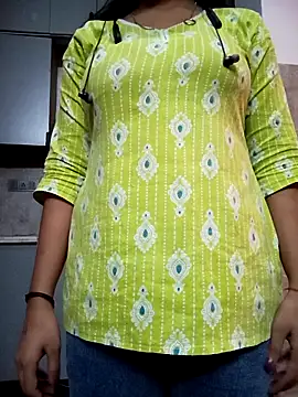 Snapshot of Rekha_89 chatting on November 1, 3:30 am Rekha 89 online show from November 1, 3:30 am