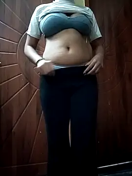 Snapshot of Rekha_89 chatting on November 15, 3:04 am Rekha 89 online show from November 15, 3:04 am