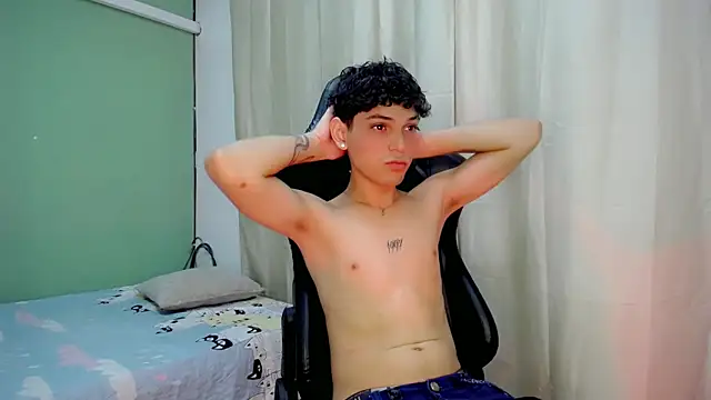 dilan hott  online show from November 29, 4:32 pm