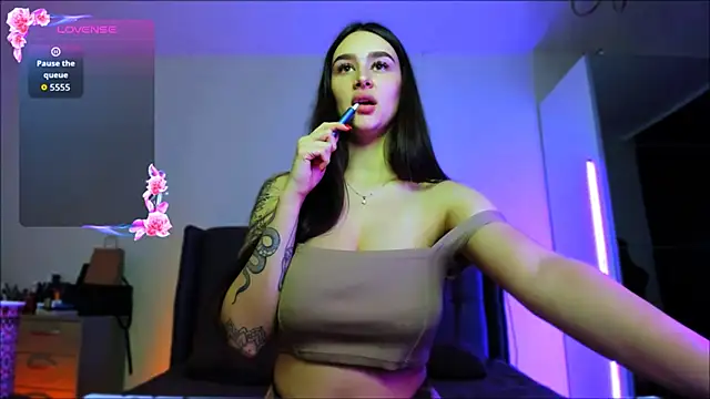 Veronica Larsson online show from September 24, 5:16 pm