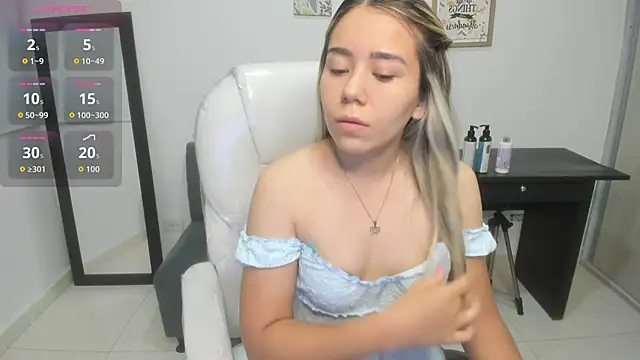 Aiilyn Ds online show from October 5, 9:40 am