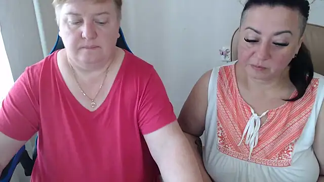 Snapshot of Bertie_Adeline chatting on September 13, 6:46 am Bertie Adeline online show from September 13, 6:46 am