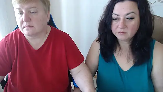 Snapshot of Bertie_Adeline chatting on September 14, 7:07 am Bertie Adeline online show from September 14, 7:07 am