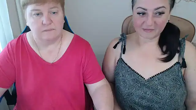 Snapshot of Bertie_Adeline chatting on September 30, 8:41 am Bertie Adeline online show from September 30, 8:41 am