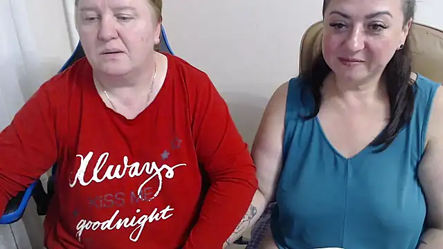 Snapshot of Bertie_Adeline chatting on October 8, 6:16 pm Bertie Adeline online show from October 8, 6:16 pm