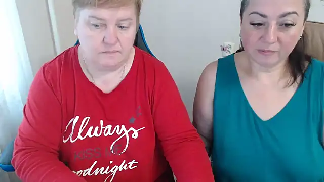 Snapshot of Bertie_Adeline chatting on October 9, 7:39 am Bertie Adeline online show from October 9, 7:39 am