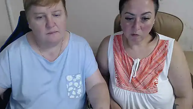 Snapshot of Bertie_Adeline chatting on October 12, 6:29 pm Bertie Adeline online show from October 12, 6:29 pm