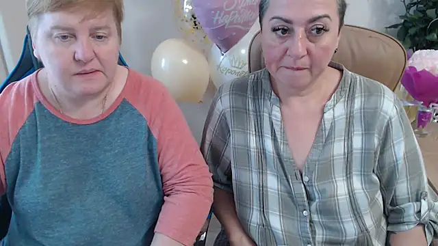 Snapshot of Bertie_Adeline chatting on October 15, 1:00 pm Bertie Adeline online show from October 15, 1:00 pm