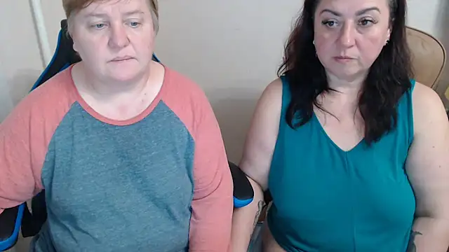 Snapshot of Bertie_Adeline chatting on October 26, 8:04 pm Bertie Adeline online show from October 26, 8:04 pm