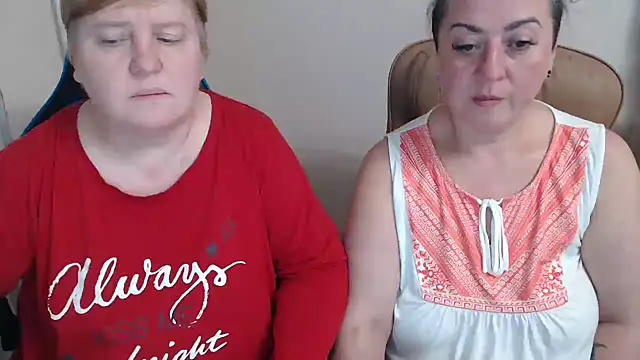 Snapshot of Bertie_Adeline chatting on October 29, 7:15 pm Bertie Adeline online show from October 29, 7:15 pm