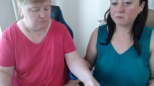 Snapshot of Bertie_Adeline chatting on November 2, 7:00 am Bertie Adeline online show from November 2, 7:00 am