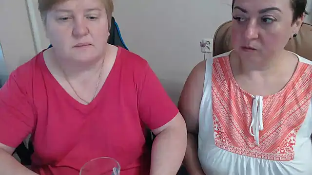 Snapshot of Bertie_Adeline chatting on November 3, 2:40 pm Bertie Adeline online show from November 3, 2:40 pm