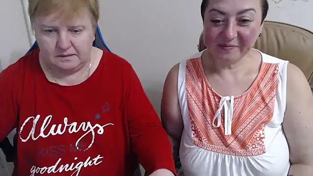 Snapshot of Bertie_Adeline chatting on November 5, 3:01 pm Bertie Adeline online show from November 5, 3:01 pm