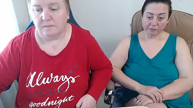 Snapshot of Bertie_Adeline chatting on November 10, 9:30 am Bertie Adeline online show from November 10, 9:30 am