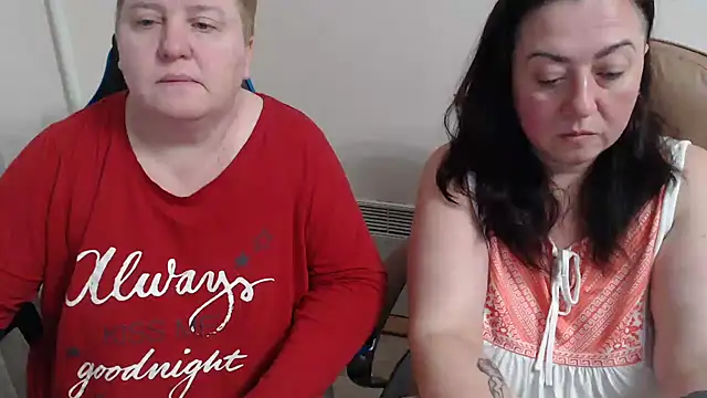 Snapshot of Bertie_Adeline chatting on November 24, 4:40 pm Bertie Adeline online show from November 24, 4:40 pm