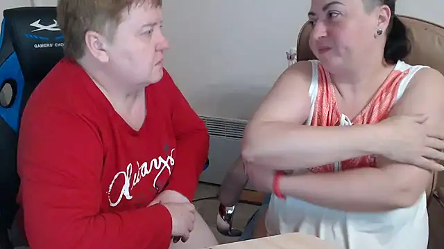 Snapshot of Bertie_Adeline chatting on November 27, 8:44 pm Bertie Adeline online show from November 27, 8:44 pm