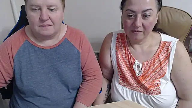 Snapshot of Bertie_Adeline chatting on November 28, 10:01 pm Bertie Adeline online show from November 28, 10:01 pm