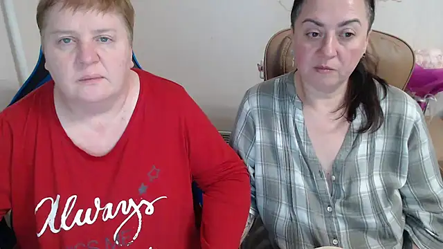 Snapshot of Bertie_Adeline chatting on December 4, 9:23 pm Bertie Adeline online show from December 4, 9:23 pm