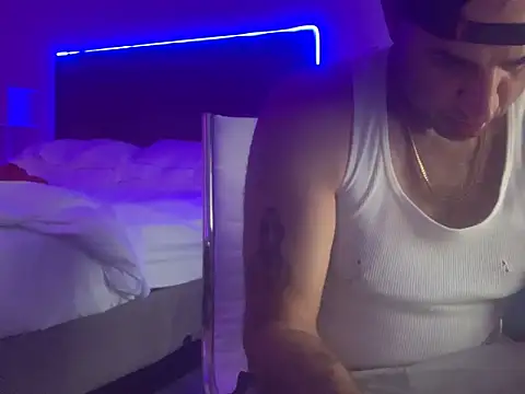 Hothotboyg online show from September 20, 2:18 pm