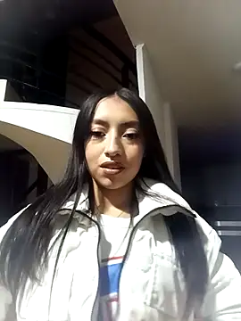 Luna Moo  online show from September 25, 4:16 am