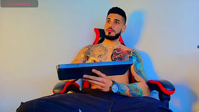 Snapshot of amodeus_bael_ chatting on November 1, 3:19 am amodeus bael online show from November 1, 3:19 am