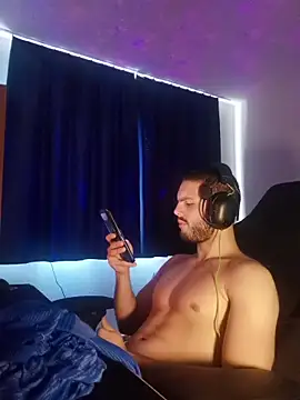 EyesNeverLies online show from December 1, 10:42 am