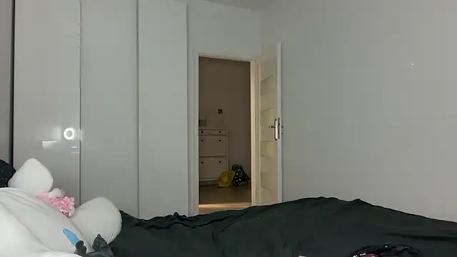 Snapshot of FluffySlutt chatting on October 9, 11:03 pm FluffySlutt online show from October 9, 11:03 pm