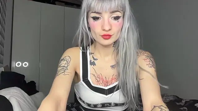 Snapshot of FluffySlutt chatting on November 16, 3:34 am FluffySlutt online show from November 16, 3:34 am