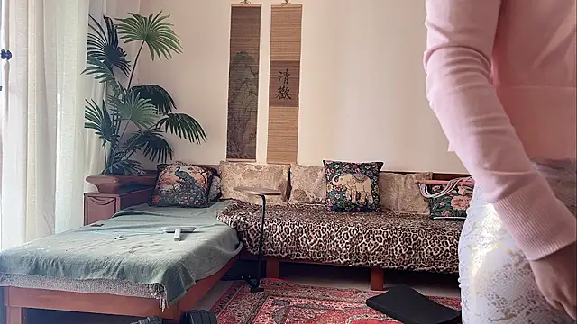 lingzi9333 online show from November 28, 6:05 am