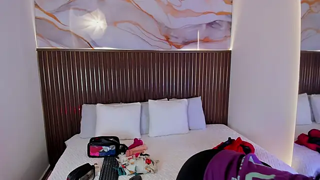 Roxie-NS online show from September 25, 12:31 pm