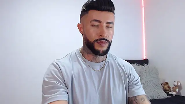 andrea de lucaa online show from September 20, 3:18 am