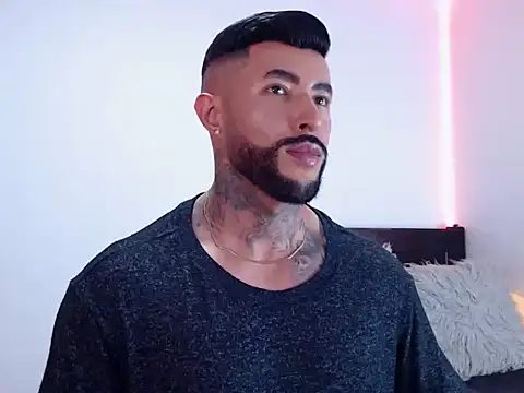 andrea de lucaa online show from October 14, 5:19 am