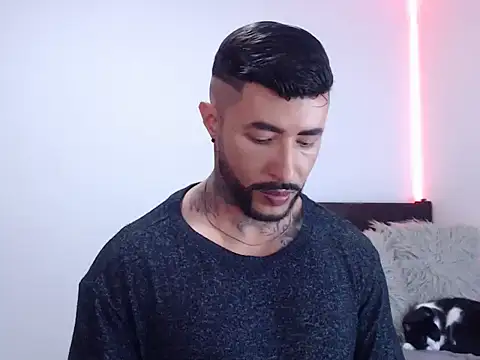 andrea de lucaa online show from November 6, 2:45 am