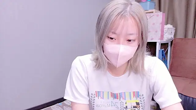 Snapshot of Nana__ch chatting on November 4, 5:06 am Nana ch online show from November 4, 5:06 am