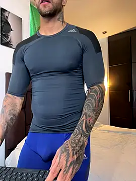 Snapshot of Tomy_maylon chatting on October 16, 3:35 pm Tomy maylon online show from October 16, 3:35 pm