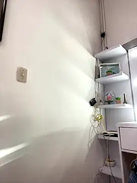 EmilyHarperr online show from October 7, 11:51 am