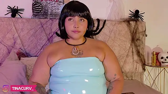 TinaCurv online show from October 31, 8:32 pm