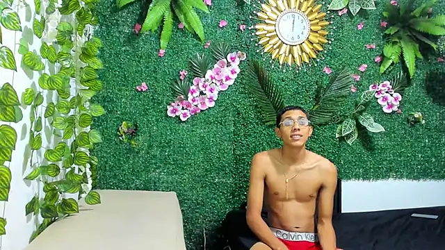 MielAndLeo online show from September 19, 5:20 am