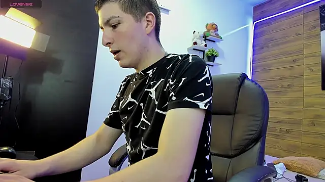 taner king online show from November 23, 3:28 am