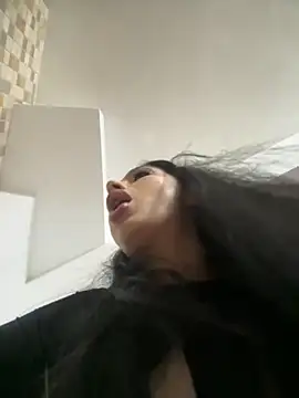 Bella Vixen  online show from October 29, 8:10 pm