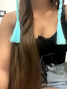 layra 9900 online show from November 5, 7:36 pm