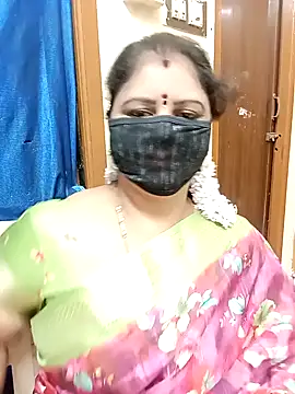 Snapshot of sushma26 chatting on November 10, 5:01 pm sushma26 online show from November 10, 5:01 pm